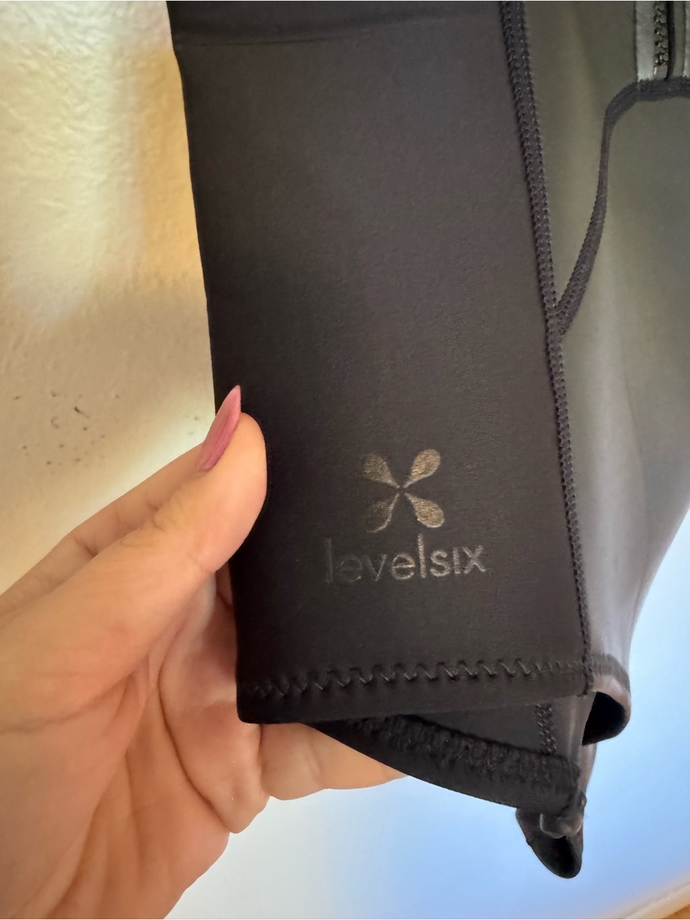 Level Six Sally Womens Neoprene One Piece Swimsuit Black Short Sleeve 1.2MM EUC - Picture 6 of 9